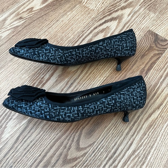 Ferragamo Boucle Kitten Square Toe Heels Floral Grosgrain Rosette Bow Detail 7 B - Picture 3 of 10